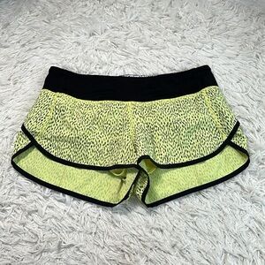 Lululemon Run: Speed Short *4-way Stretch Dottie Dash Clarity Yellow Black